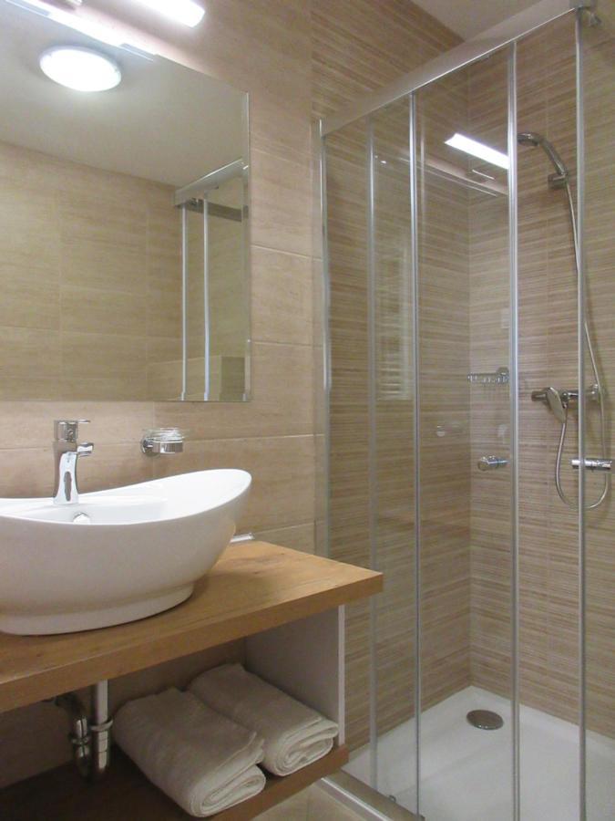 Mediterran Vendeghaz Hotell Velence Exteriör bild